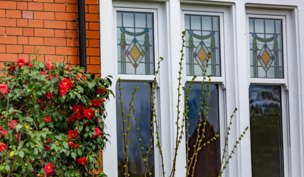 sahs windows with stained glass top